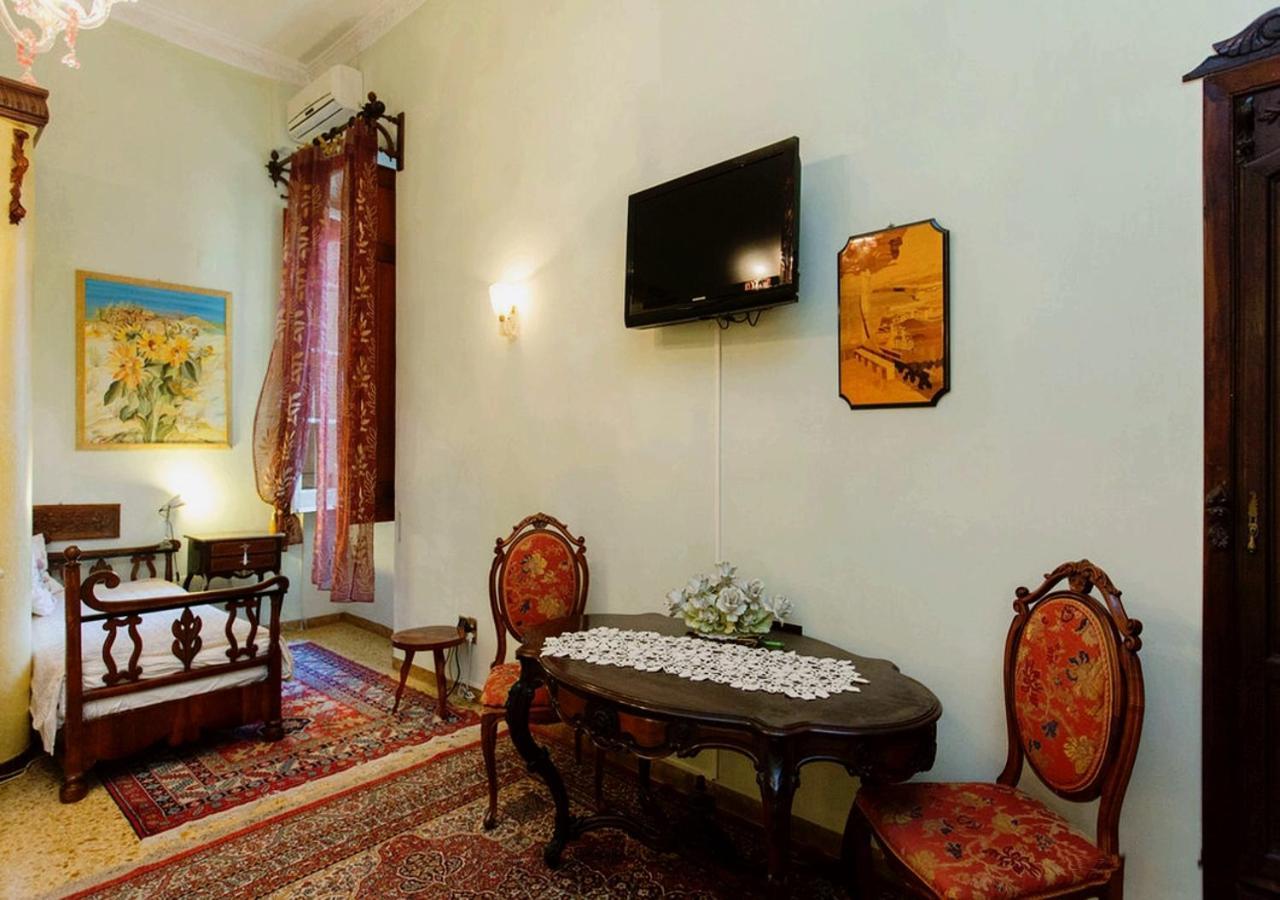 B&B Atmosfere Del Centro Storico Наполи Екстериор снимка