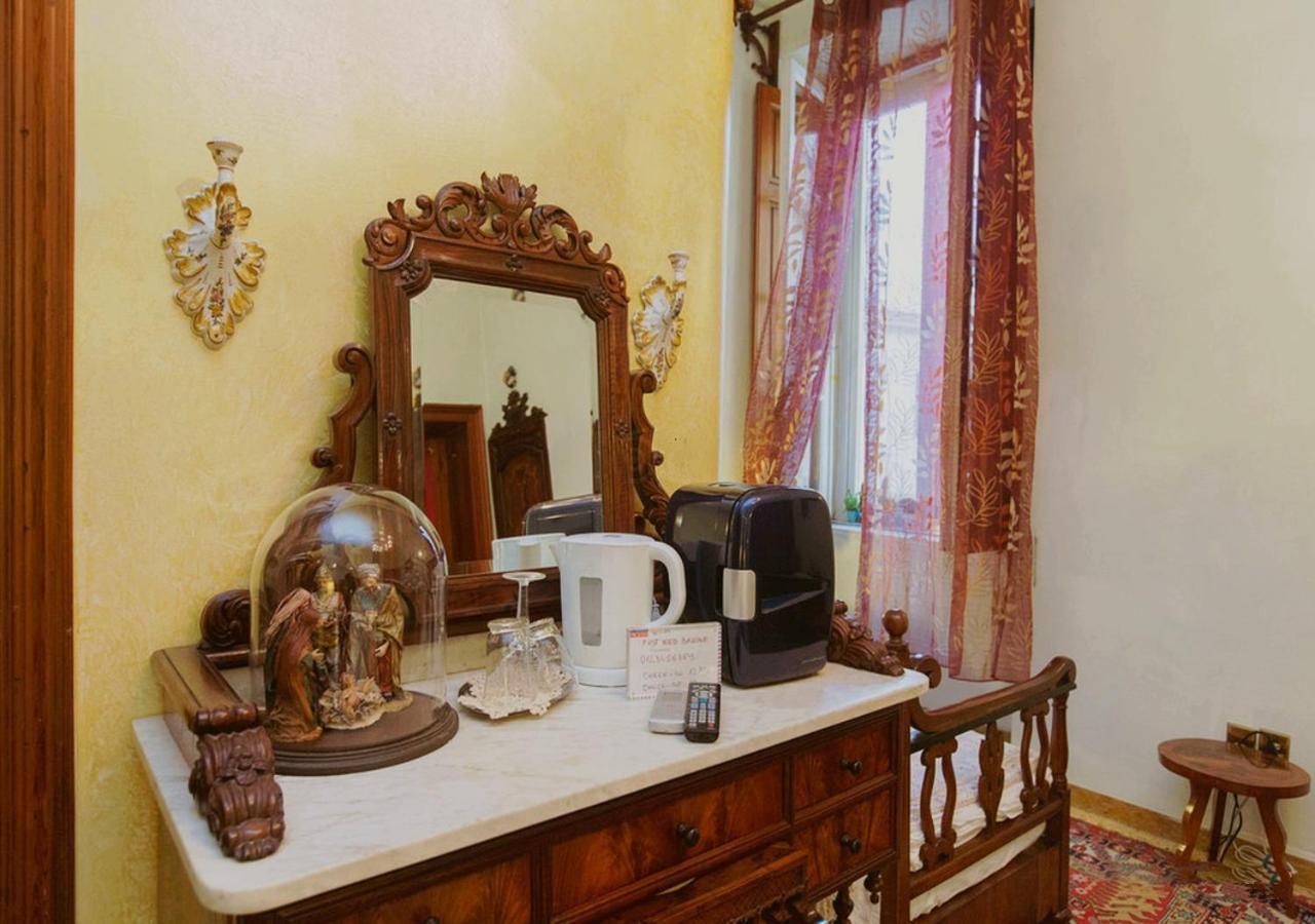 B&B Atmosfere Del Centro Storico Наполи Екстериор снимка