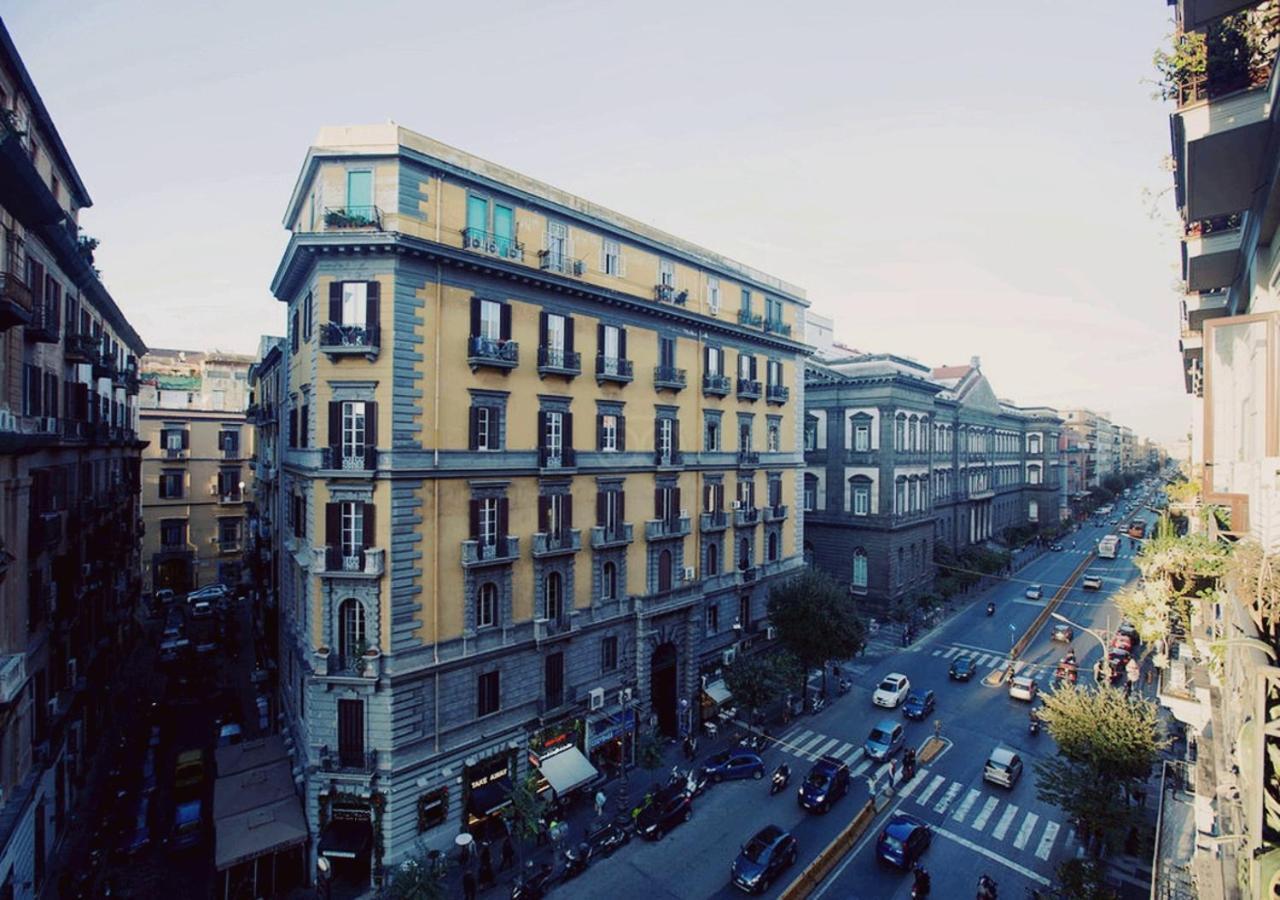 B&B Atmosfere Del Centro Storico Наполи Екстериор снимка