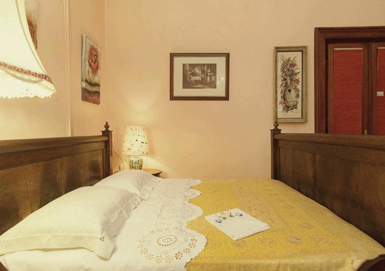 B&B Atmosfere Del Centro Storico Наполи Екстериор снимка