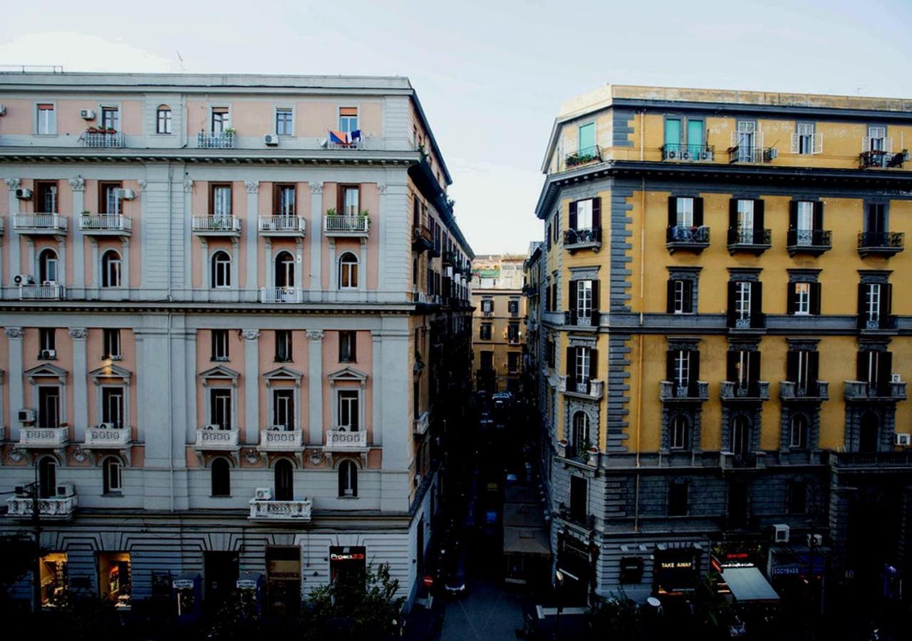 B&B Atmosfere Del Centro Storico Наполи Екстериор снимка
