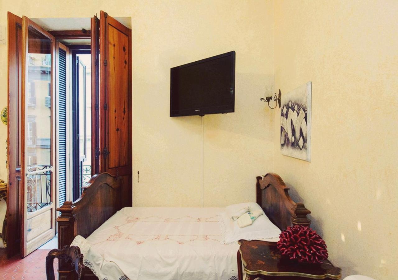 B&B Atmosfere Del Centro Storico Наполи Екстериор снимка
