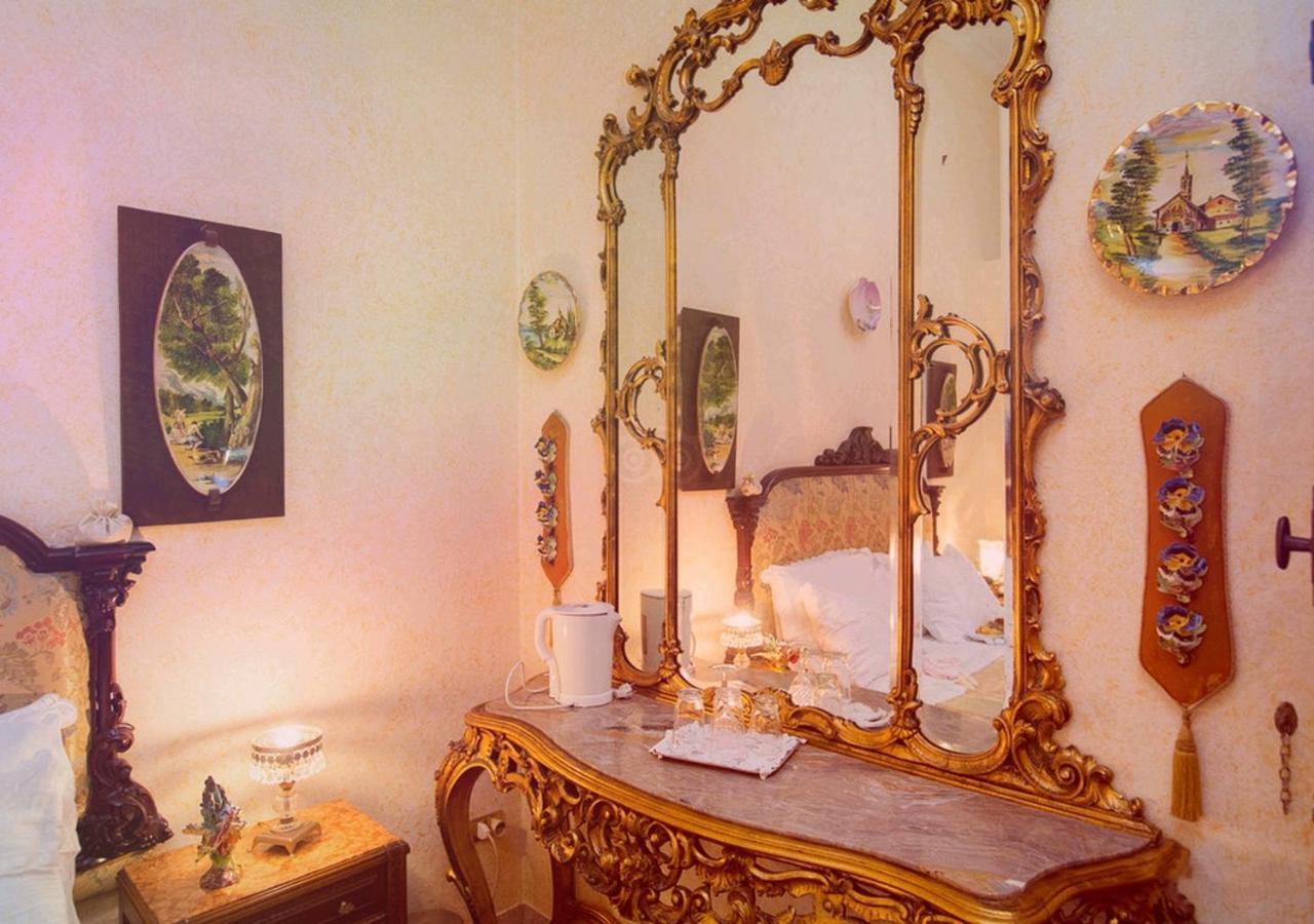 B&B Atmosfere Del Centro Storico Наполи Екстериор снимка