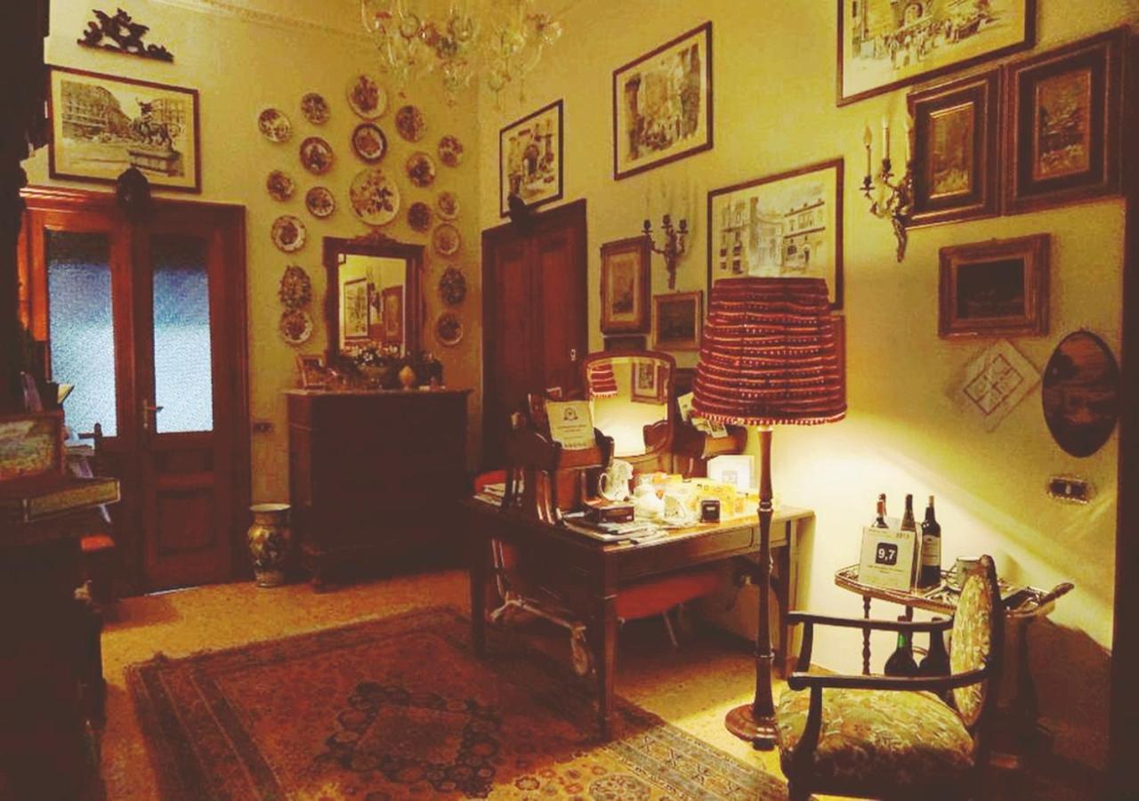 B&B Atmosfere Del Centro Storico Наполи Екстериор снимка